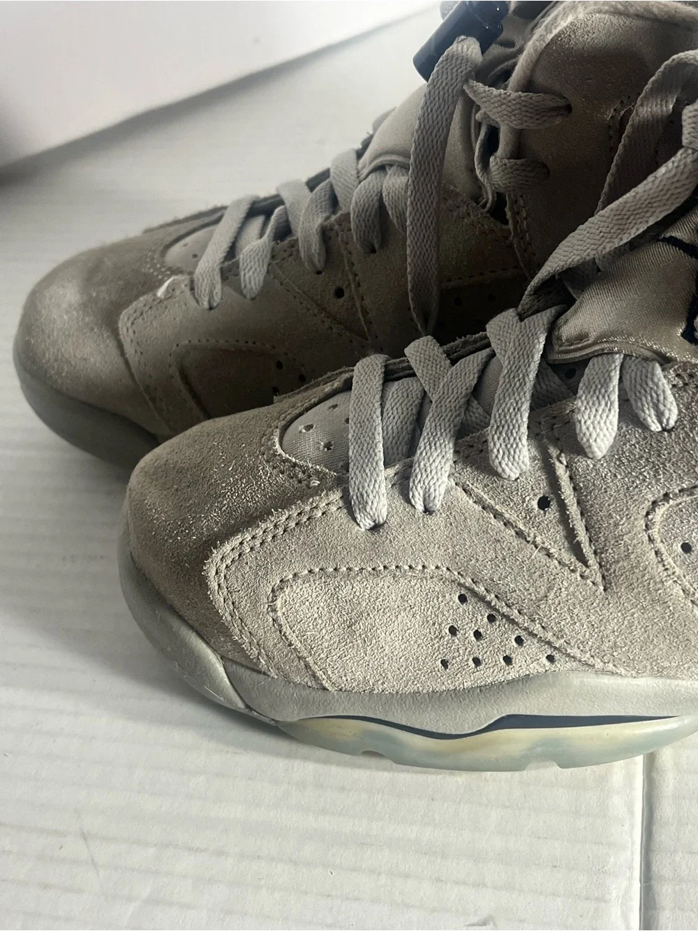 Air Jordan 6 Retro size 6.5 good condition